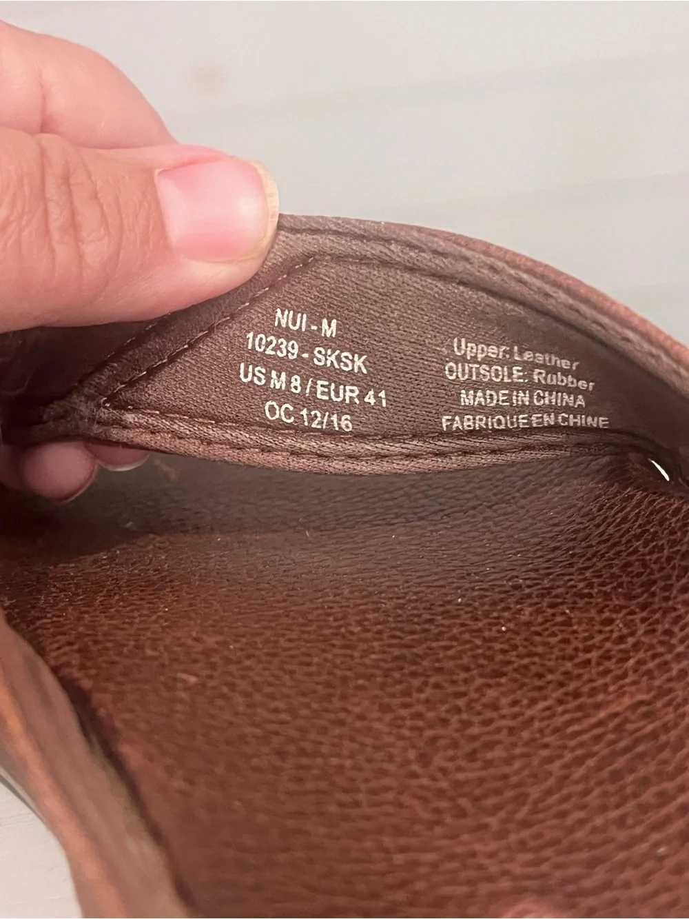 OluKai Men’s Brown Leather Toe-Post Sandals